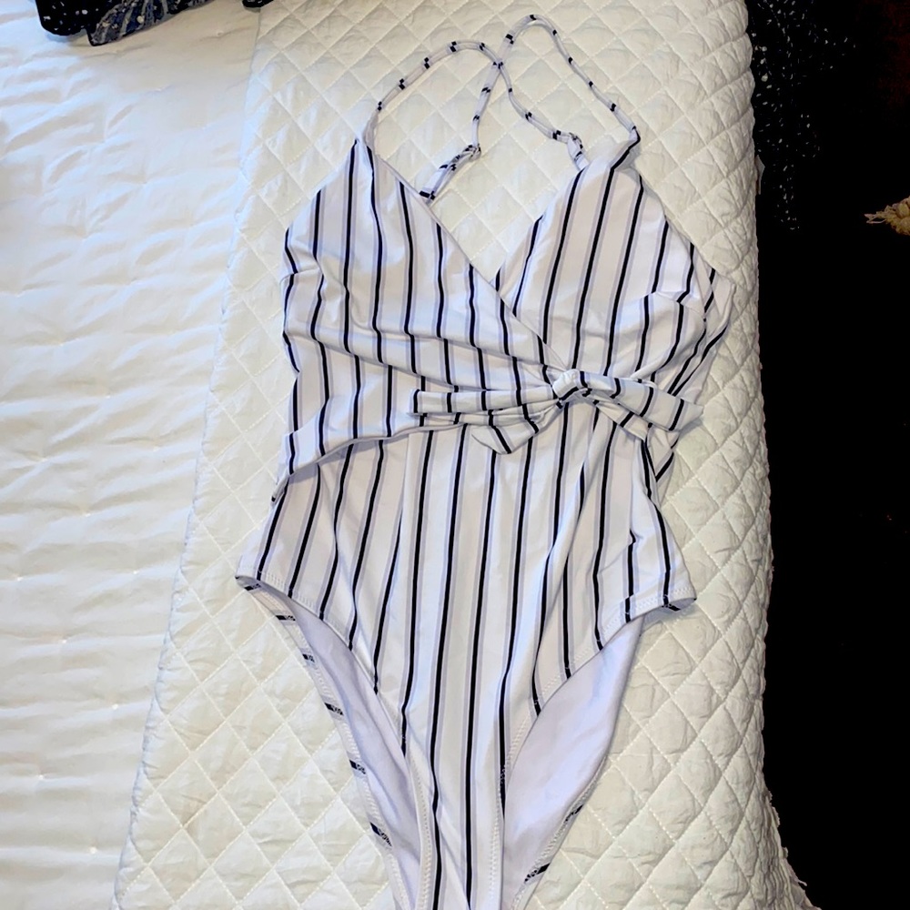 Cupshe striped one piece swimsuit
